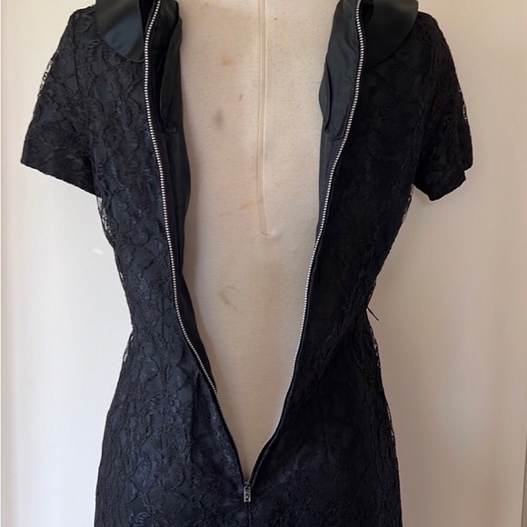 Vintage 1960’s.Black Lace Wiggle Dress. PeterPan Silk collar,front buttons.US8. - Picture 6 of 8